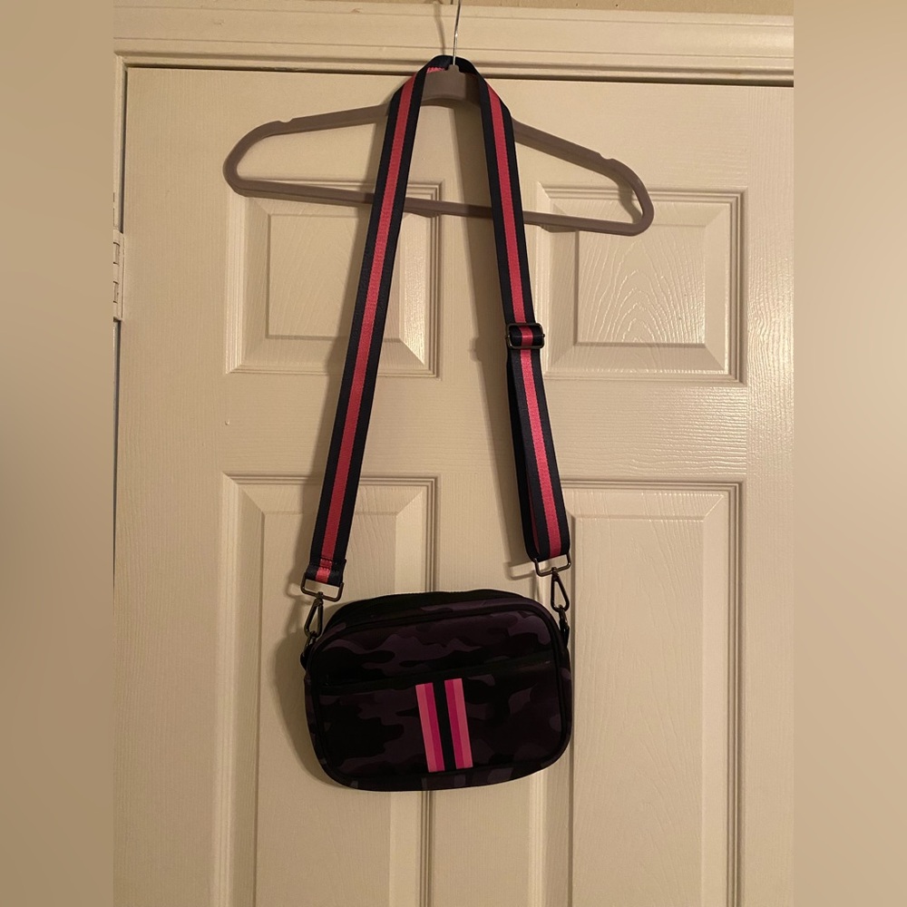 Haute Shore.Camouflage Crossbody Bag. Pink Accents. 9X7. Front Pocket/Zip.NWOT.